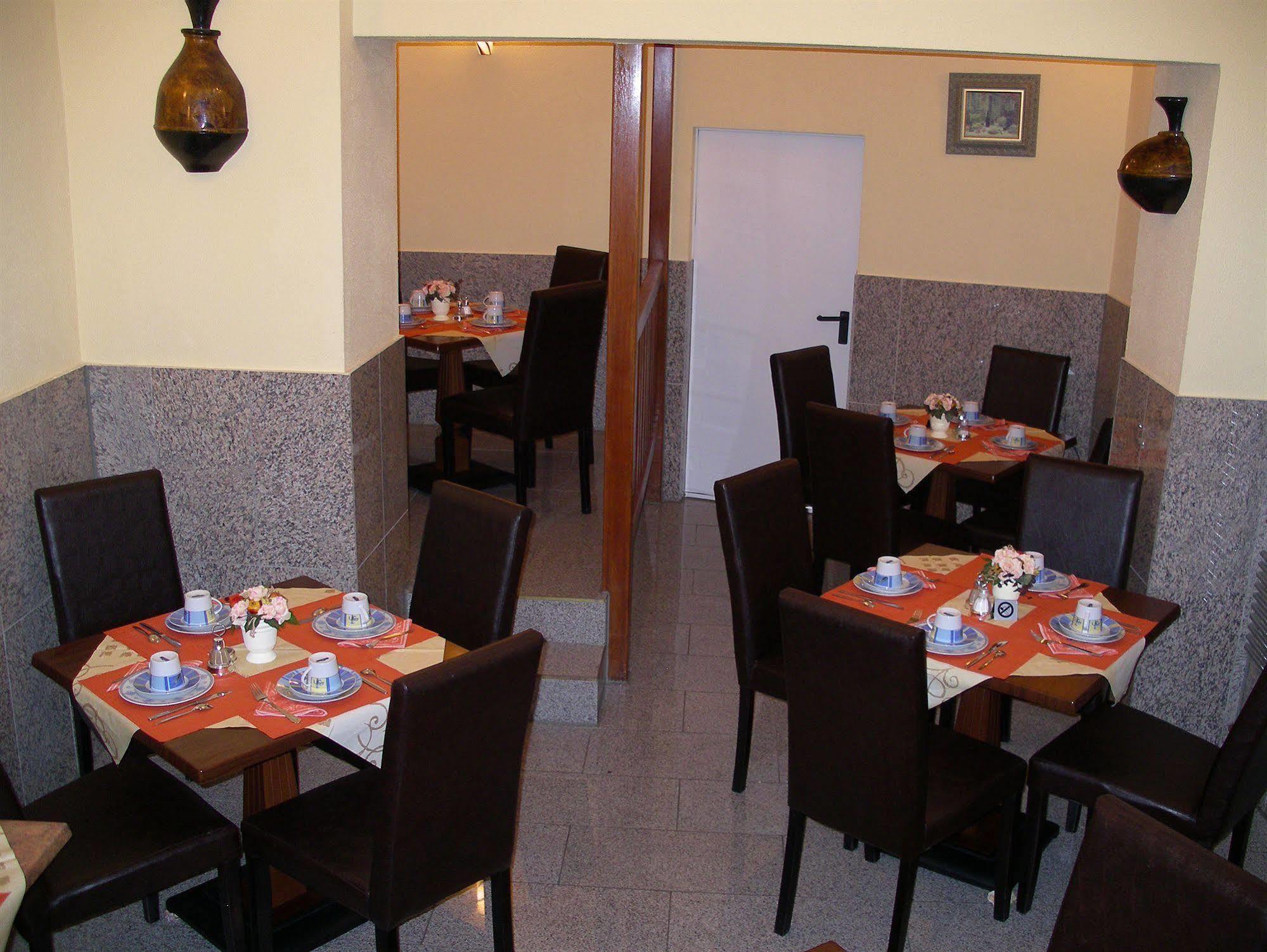 Hotel Elbe Street 34 Frankfurt am Main Bagian luar foto