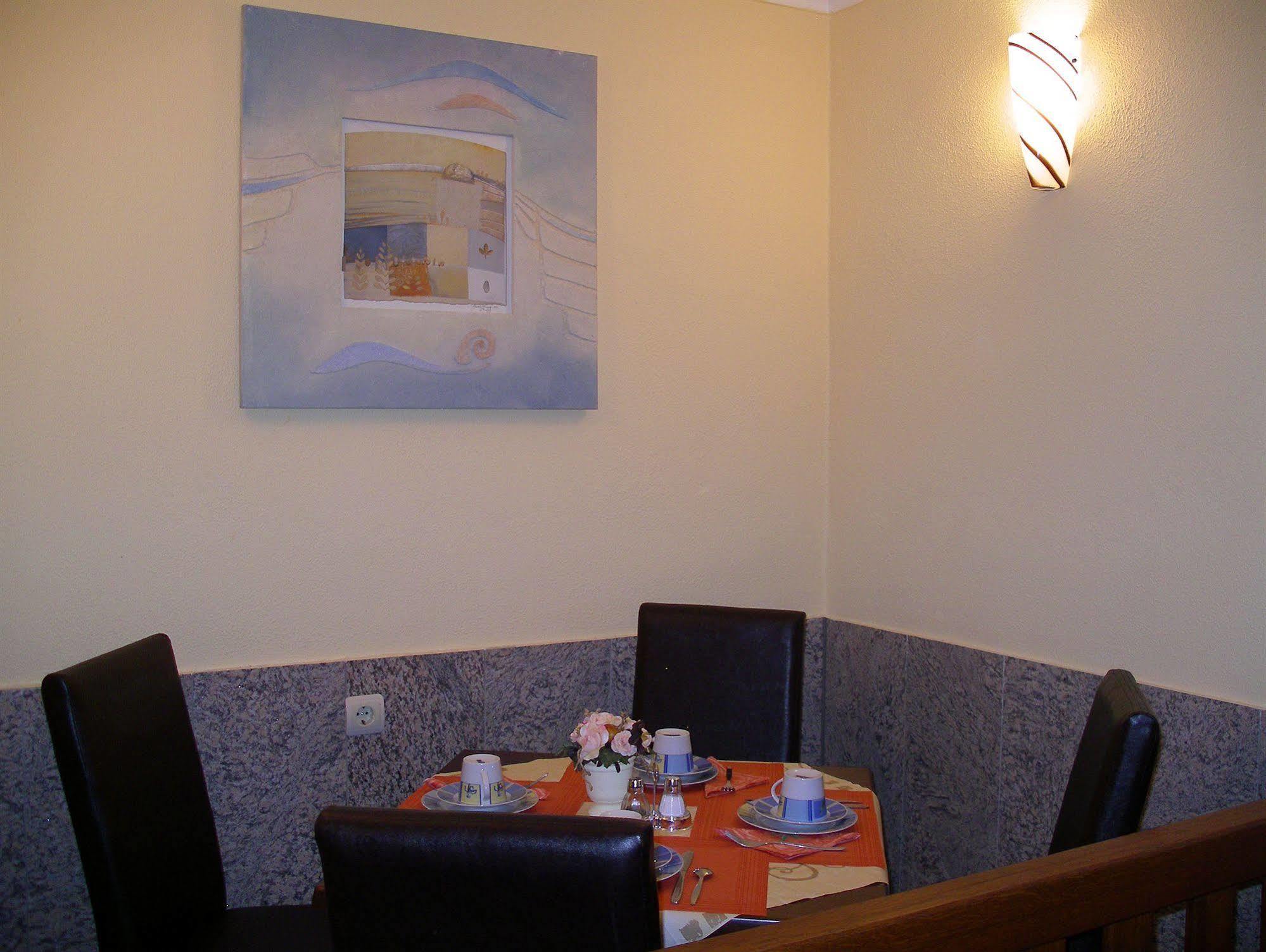 Hotel Elbe Street 34 Frankfurt am Main Bagian luar foto